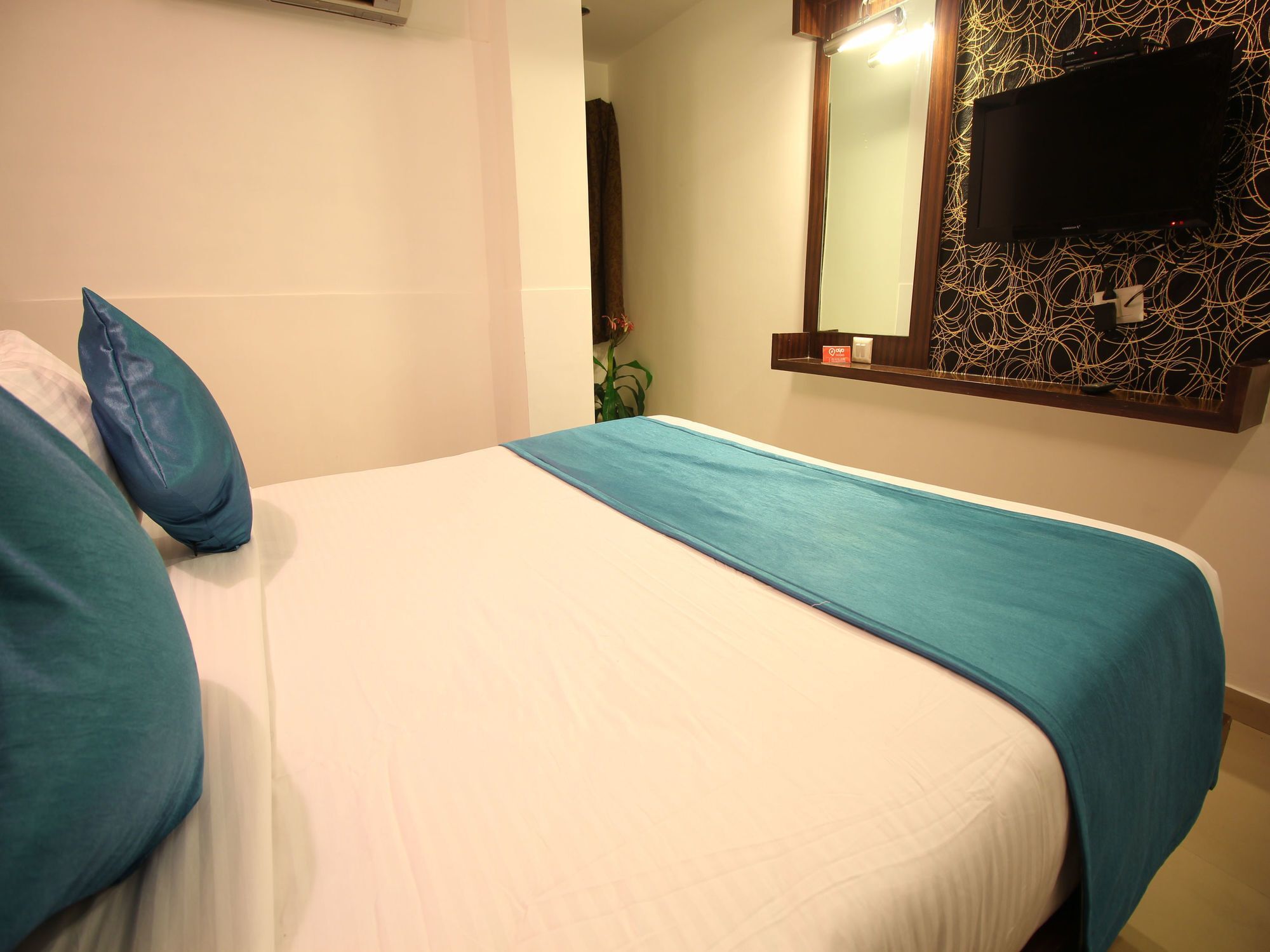 Oyo 2485 Hotel Kalash Inn Ahmedabad Exterior foto